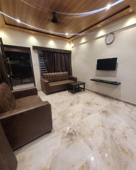 Mount Bungalows - 2 Bhk Villa With Private Pool ロナバラ エクステリア 写真